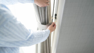 カーテンのふさかけの位置はどのくらいの高さがベスト？ 設置する際の