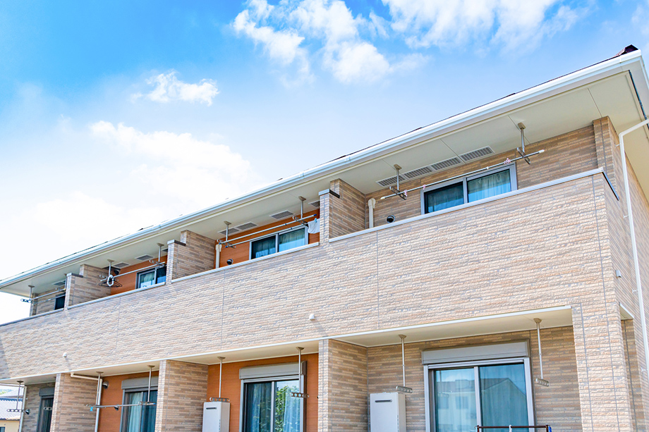 一人暮らしの帰省中はカーテンを開ける? 留守にする際の防犯対策7選