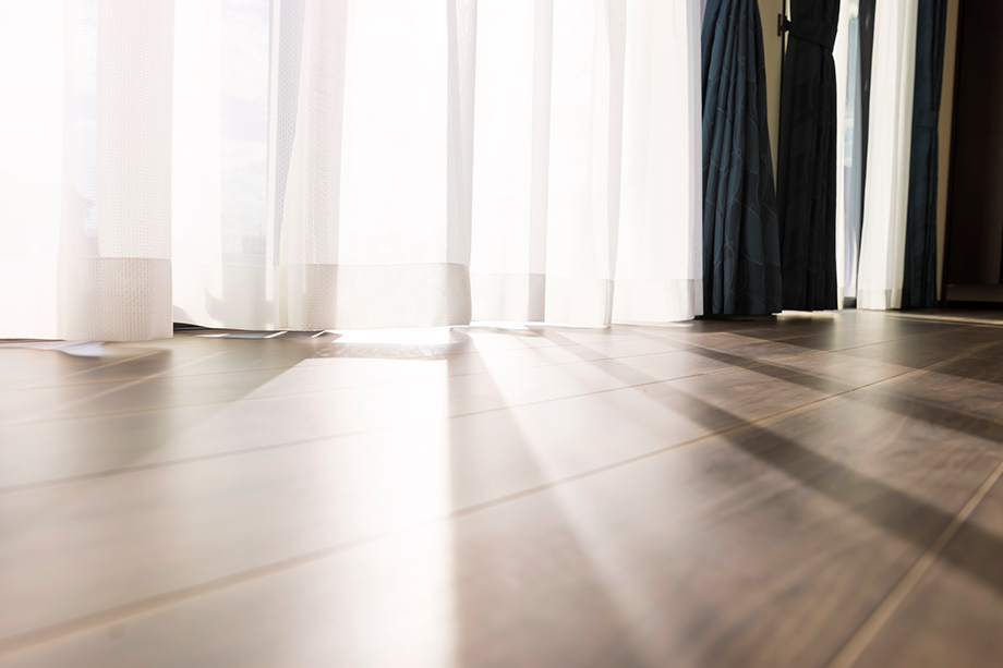 カーテンは1枚？2枚？　レース・ドレープの役割と使い分けを徹底解説